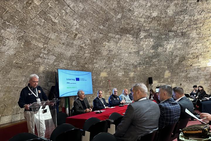 Strategic communication for territorial Resilience