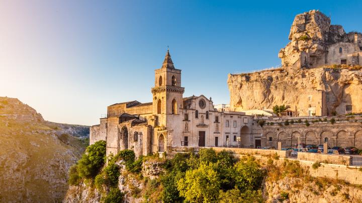 Promoting digital innovation to enhance the cultural heritage of Basilicata and Puglia